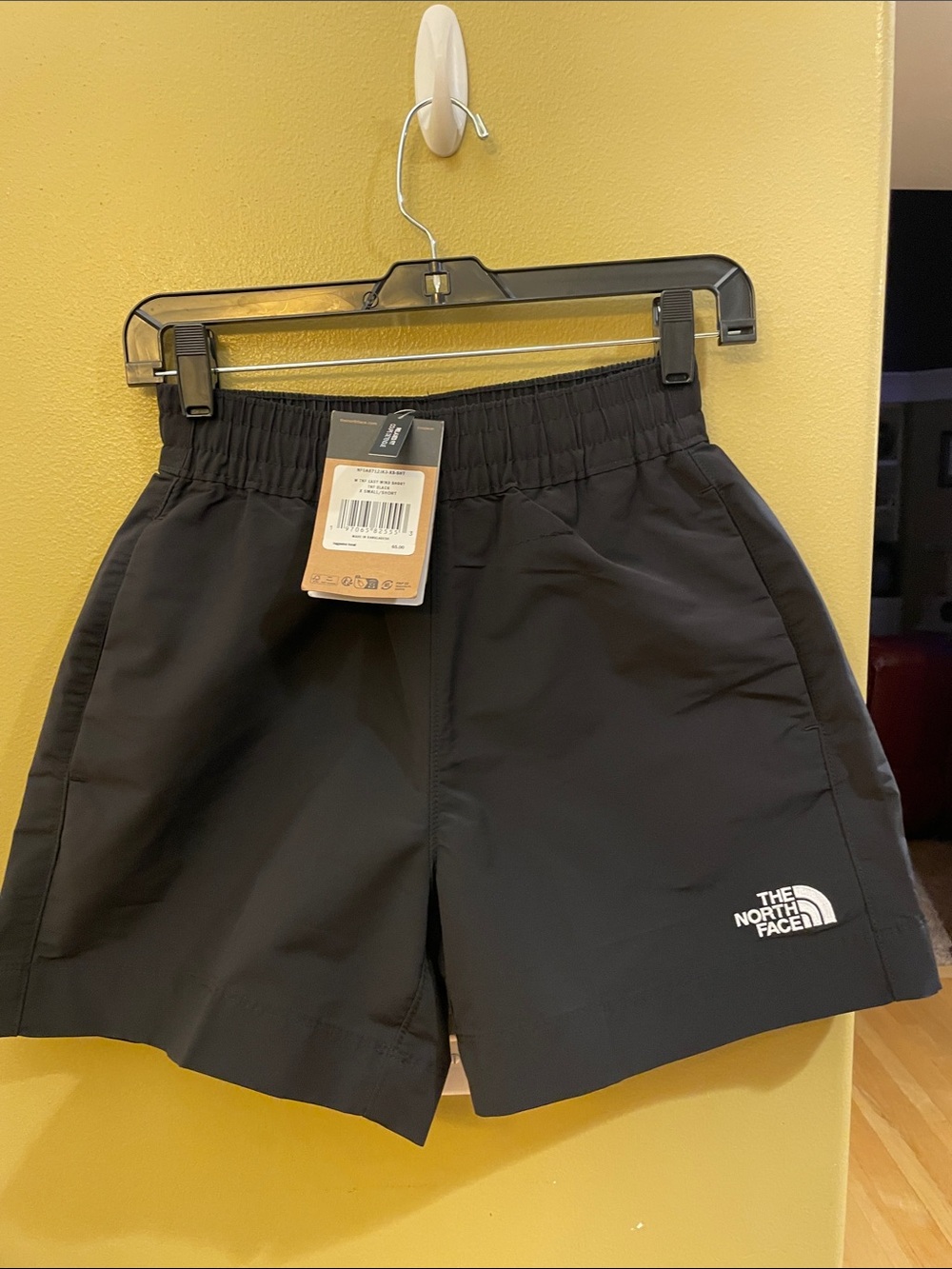 NWT The North Face Women’s Black Athletic Shorts with Logo